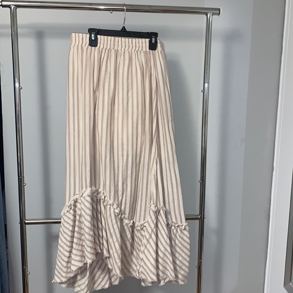 STORY Asymmetrical Ruffle-hem midi skirt